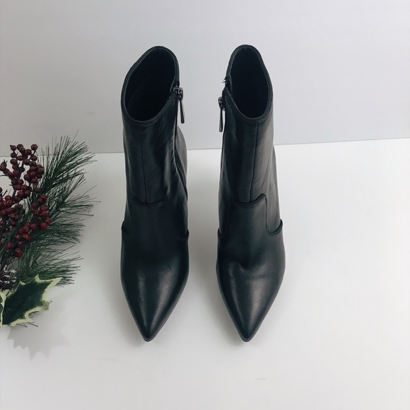 Michael Kors Blaine Heeled Booties✨Brand New! - Picture 3 of 8